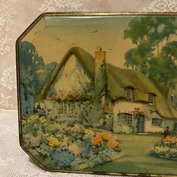 PRICE REDUCTION English Cottage Scene Vintage Tin Box Made in England - Picture 6 of 12